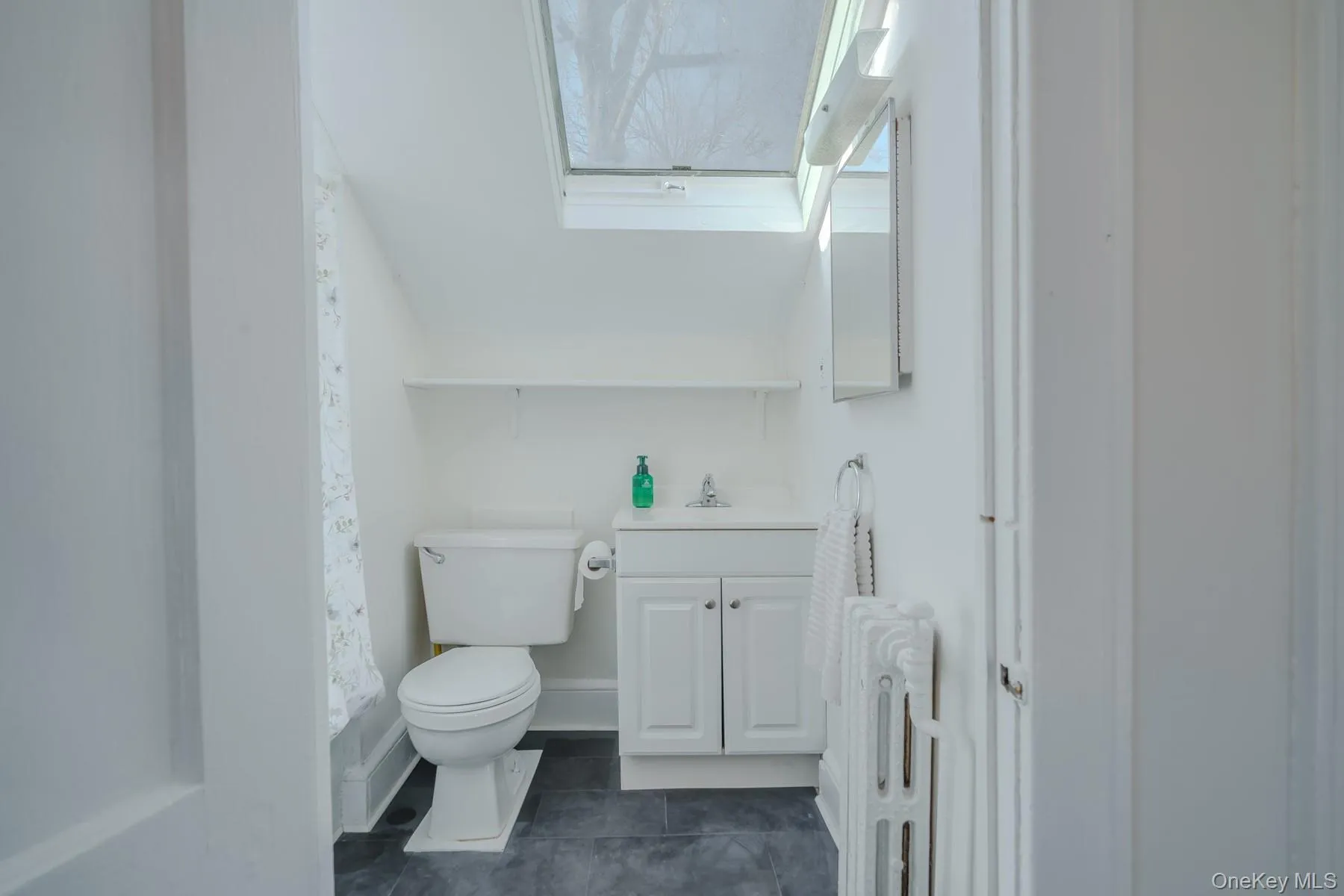 52 Irma Avenue, North Hempstead, NY, 2 Bedrooms Bedrooms, 4 Rooms Rooms,1 BathroomBathrooms,Residential Lease,For Rent,Irma,0,966325 52 Irma Avenue, North Hempstead, NY, 2 Bedrooms Bedrooms, 4 Rooms Rooms,1 BathroomBathrooms,Residential Lease,For Rent,Irma,0,966325