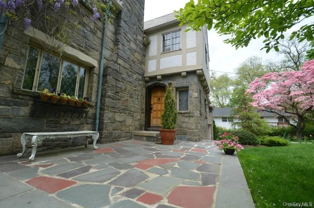 566 Columbus Avenue, Mount Vernon, NY, 4 Bedrooms Bedrooms, 8 Rooms Rooms,3 BathroomsBathrooms,Residential Lease,For Rent,Columbus,0,966336 566 Columbus Avenue, Mount Vernon, NY, 4 Bedrooms Bedrooms, 8 Rooms Rooms,3 BathroomsBathrooms,Residential Lease,For Rent,Columbus,0,966336