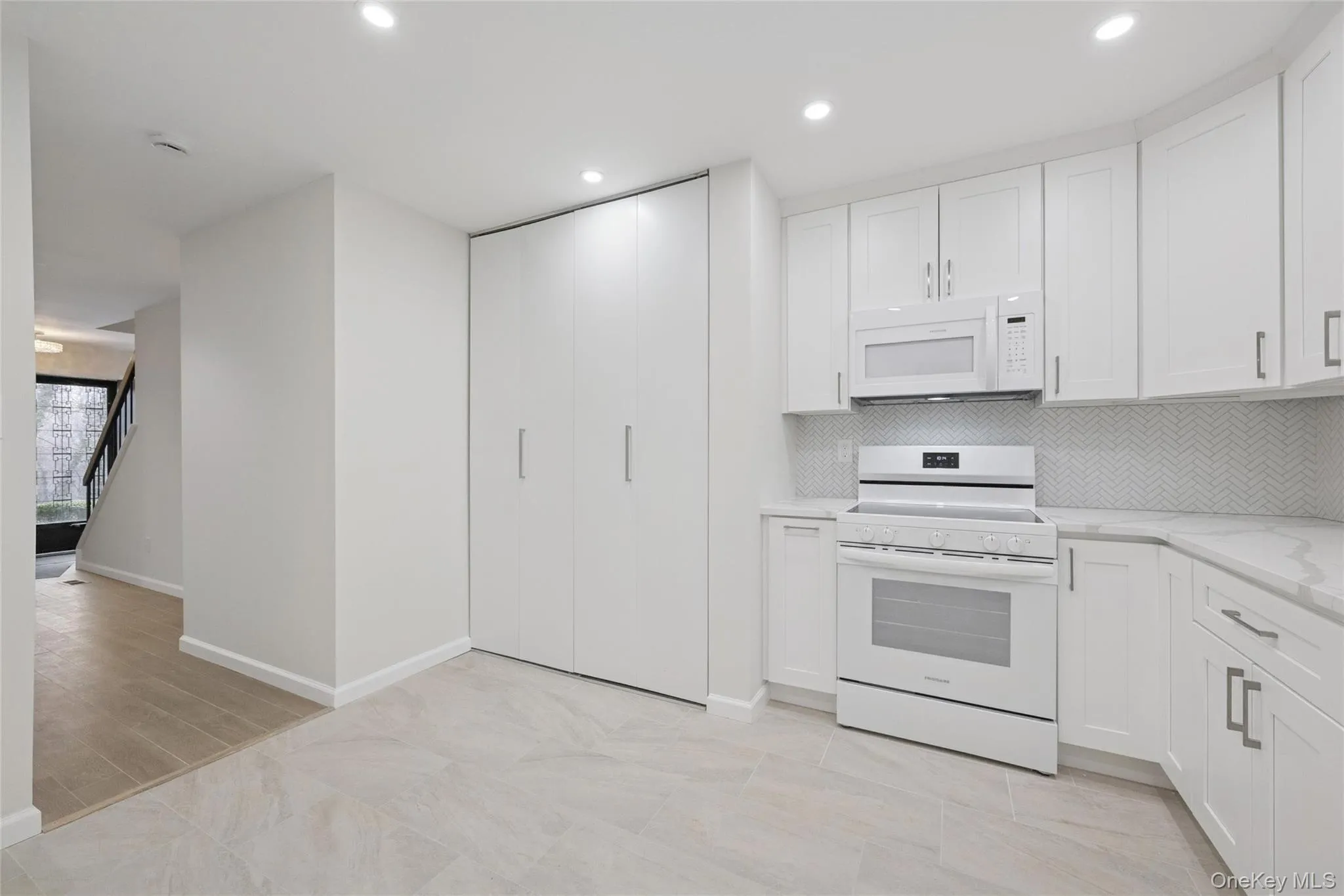 70 Pheasant Run, North Hempstead, NY, 2 Bedrooms Bedrooms, 5 Rooms Rooms,2 BathroomsBathrooms,Residential Lease,For Rent,Pheasant,0,966342 70 Pheasant Run, North Hempstead, NY, 2 Bedrooms Bedrooms, 5 Rooms Rooms,2 BathroomsBathrooms,Residential Lease,For Rent,Pheasant,0,966342