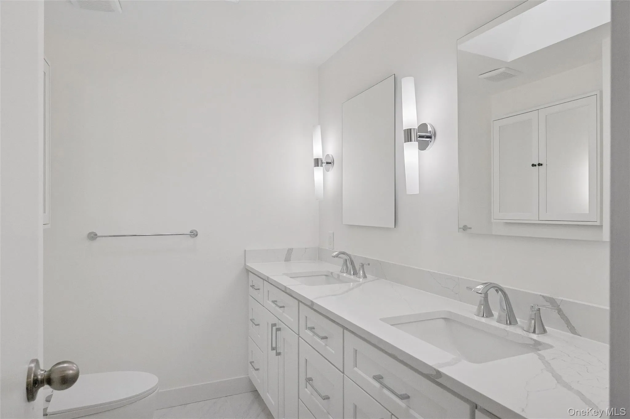 70 Pheasant Run, North Hempstead, NY, 2 Bedrooms Bedrooms, 5 Rooms Rooms,2 BathroomsBathrooms,Residential Lease,For Rent,Pheasant,0,966342 70 Pheasant Run, North Hempstead, NY, 2 Bedrooms Bedrooms, 5 Rooms Rooms,2 BathroomsBathrooms,Residential Lease,For Rent,Pheasant,0,966342