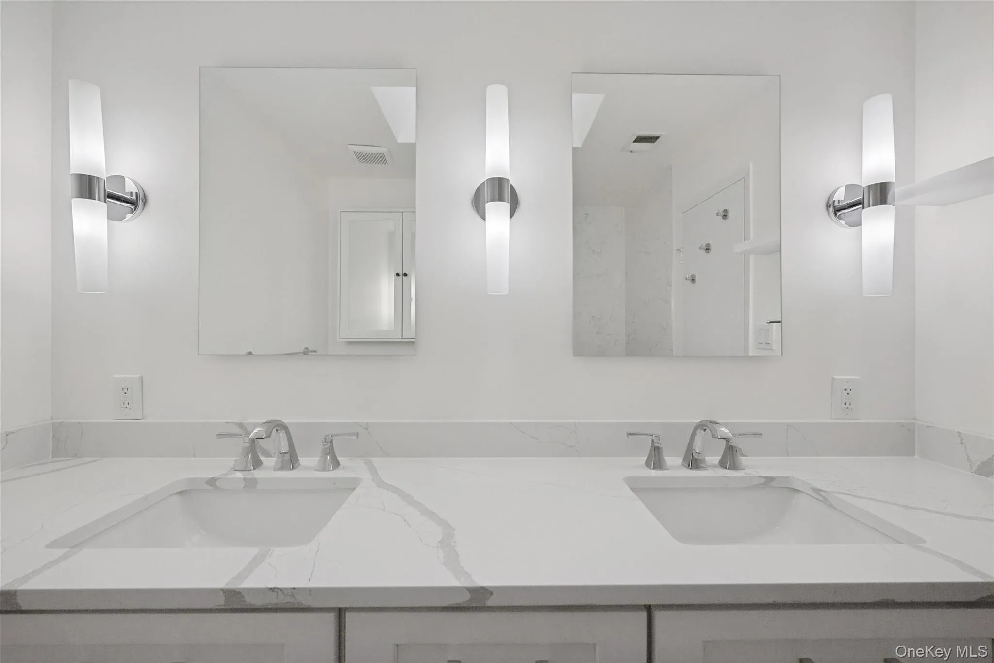 70 Pheasant Run, North Hempstead, NY, 2 Bedrooms Bedrooms, 5 Rooms Rooms,2 BathroomsBathrooms,Residential Lease,For Rent,Pheasant,0,966342 70 Pheasant Run, North Hempstead, NY, 2 Bedrooms Bedrooms, 5 Rooms Rooms,2 BathroomsBathrooms,Residential Lease,For Rent,Pheasant,0,966342