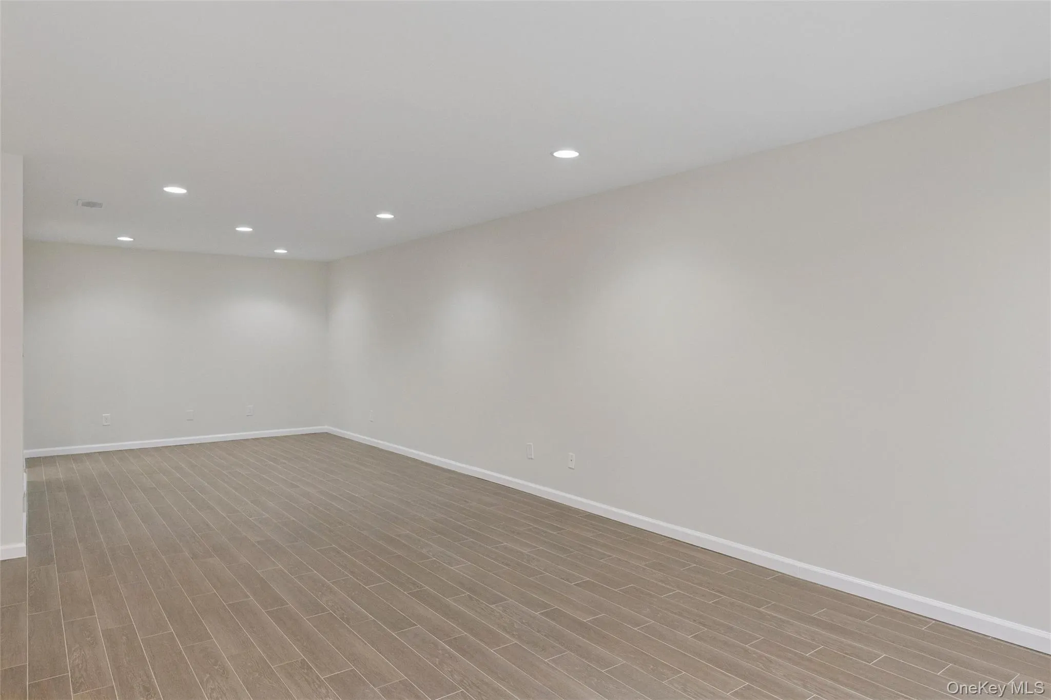 70 Pheasant Run, North Hempstead, NY, 2 Bedrooms Bedrooms, 5 Rooms Rooms,2 BathroomsBathrooms,Residential Lease,For Rent,Pheasant,0,966342 70 Pheasant Run, North Hempstead, NY, 2 Bedrooms Bedrooms, 5 Rooms Rooms,2 BathroomsBathrooms,Residential Lease,For Rent,Pheasant,0,966342