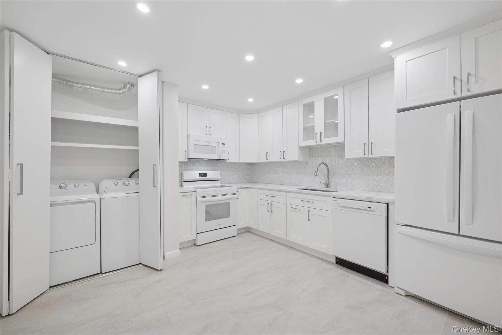 70 Pheasant Run, North Hempstead, NY, 2 Bedrooms Bedrooms, 5 Rooms Rooms,2 BathroomsBathrooms,Residential Lease,For Rent,Pheasant,0,966342 70 Pheasant Run, North Hempstead, NY, 2 Bedrooms Bedrooms, 5 Rooms Rooms,2 BathroomsBathrooms,Residential Lease,For Rent,Pheasant,0,966342