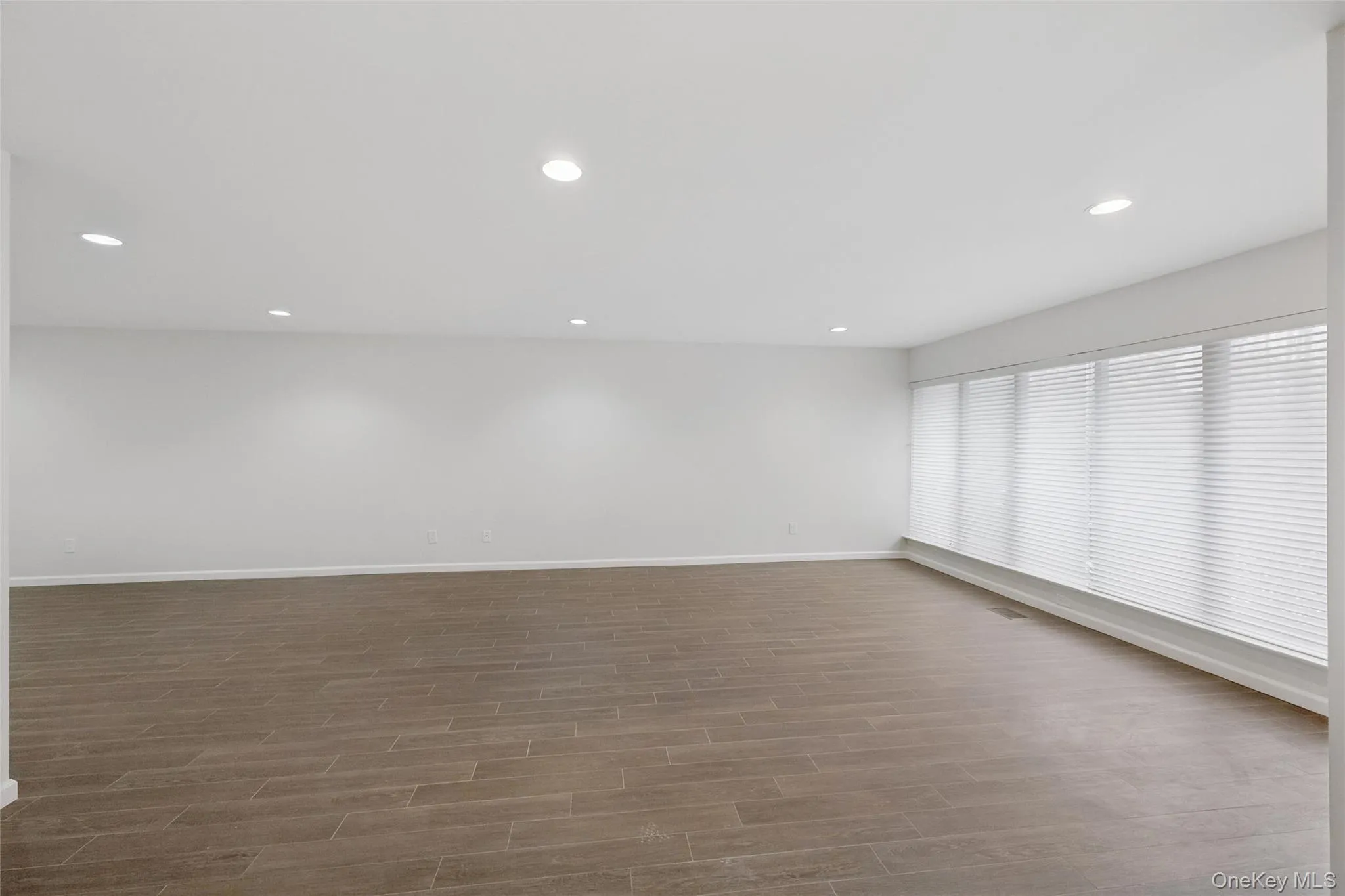 70 Pheasant Run, North Hempstead, NY, 2 Bedrooms Bedrooms, 5 Rooms Rooms,2 BathroomsBathrooms,Residential Lease,For Rent,Pheasant,0,966342 70 Pheasant Run, North Hempstead, NY, 2 Bedrooms Bedrooms, 5 Rooms Rooms,2 BathroomsBathrooms,Residential Lease,For Rent,Pheasant,0,966342