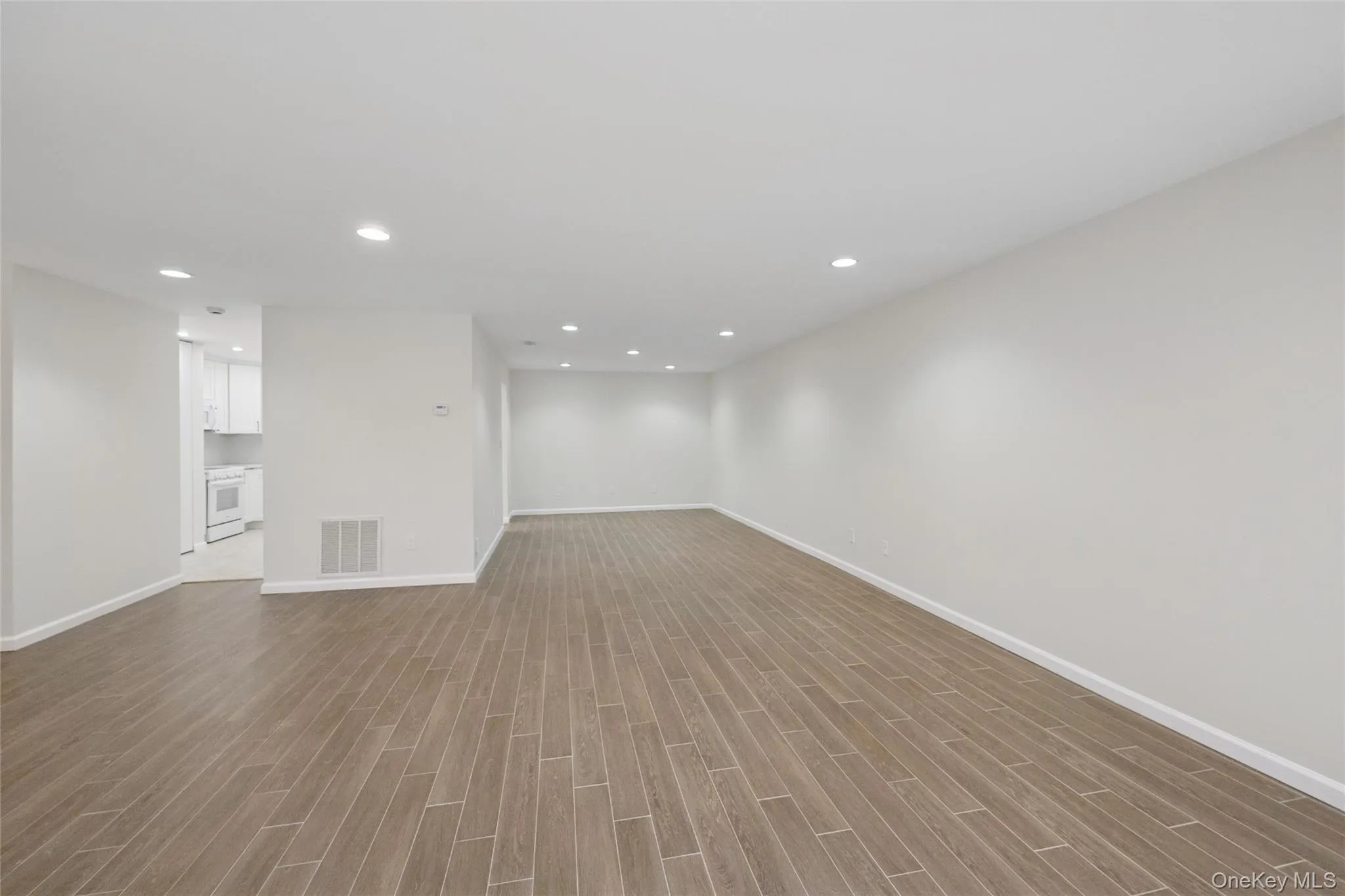 70 Pheasant Run, North Hempstead, NY, 2 Bedrooms Bedrooms, 5 Rooms Rooms,2 BathroomsBathrooms,Residential Lease,For Rent,Pheasant,0,966342 70 Pheasant Run, North Hempstead, NY, 2 Bedrooms Bedrooms, 5 Rooms Rooms,2 BathroomsBathrooms,Residential Lease,For Rent,Pheasant,0,966342