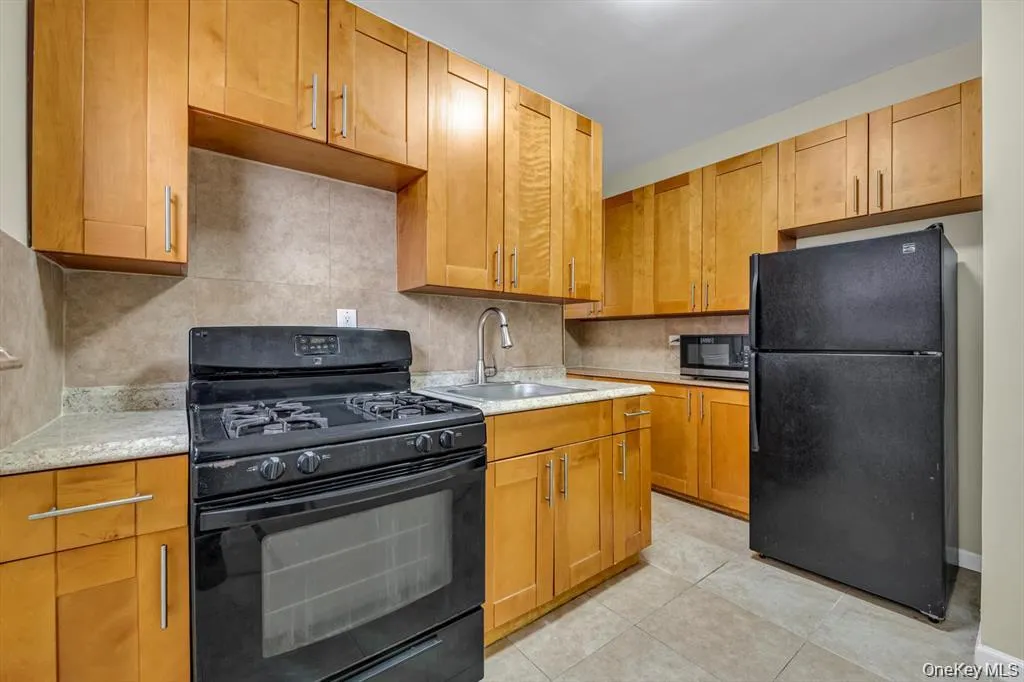 6360 102nd Street, New York, NY, 2 Bedrooms Bedrooms, 5 Rooms Rooms,1 BathroomBathrooms,Residential Lease,For Rent,102nd,0,966344 6360 102nd Street, New York, NY, 2 Bedrooms Bedrooms, 5 Rooms Rooms,1 BathroomBathrooms,Residential Lease,For Rent,102nd,0,966344