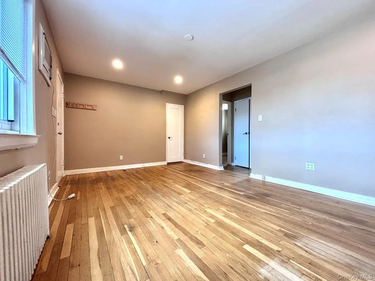 75-32 263rd Street, New York, NY, 2 Bedrooms Bedrooms, 5 Rooms Rooms,1 BathroomBathrooms,Residential,For Rent,263rd,0,966376 75-32 263rd Street, New York, NY, 2 Bedrooms Bedrooms, 5 Rooms Rooms,1 BathroomBathrooms,Residential,For Rent,263rd,0,966376