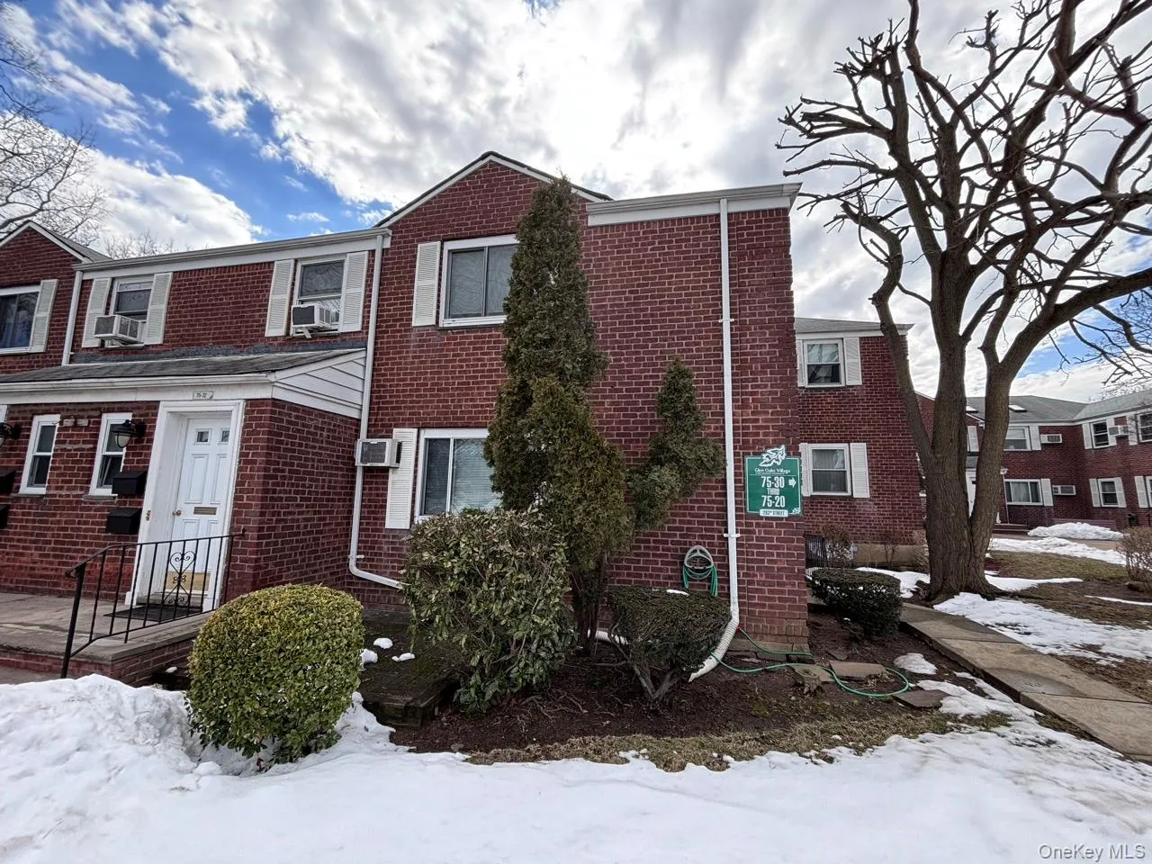 75-32 263rd Street, New York, NY, 2 Bedrooms Bedrooms, 5 Rooms Rooms,1 BathroomBathrooms,Residential,For Rent,263rd,0,966376 75-32 263rd Street, New York, NY, 2 Bedrooms Bedrooms, 5 Rooms Rooms,1 BathroomBathrooms,Residential,For Rent,263rd,0,966376