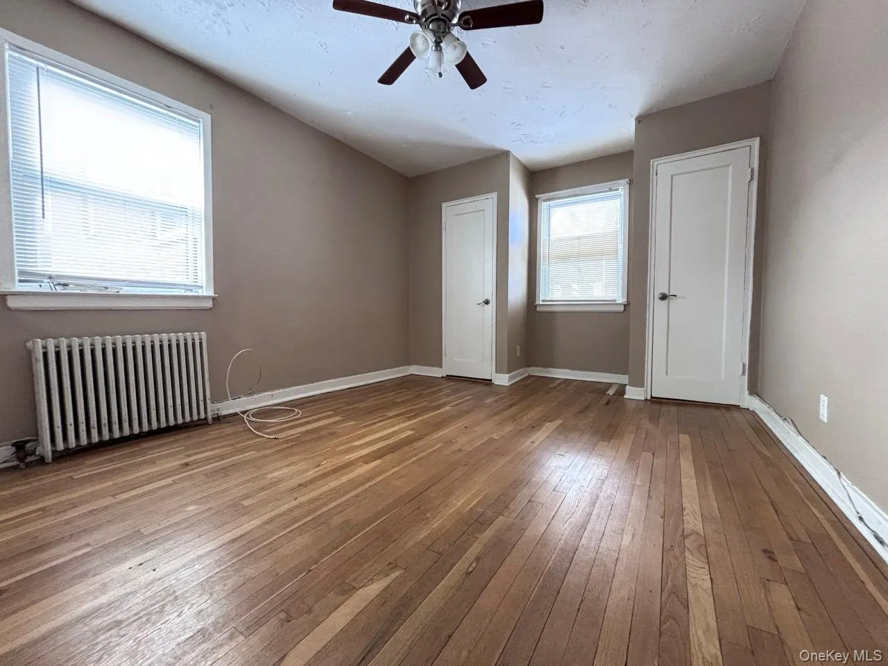 75-32 263rd Street, New York, NY, 2 Bedrooms Bedrooms, 5 Rooms Rooms,1 BathroomBathrooms,Residential,For Rent,263rd,0,966376 75-32 263rd Street, New York, NY, 2 Bedrooms Bedrooms, 5 Rooms Rooms,1 BathroomBathrooms,Residential,For Rent,263rd,0,966376