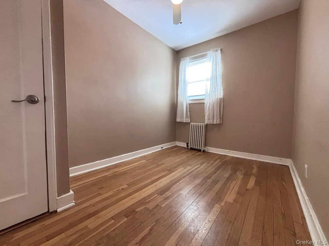 75-32 263rd Street, New York, NY, 2 Bedrooms Bedrooms, 5 Rooms Rooms,1 BathroomBathrooms,Residential,For Rent,263rd,0,966376 75-32 263rd Street, New York, NY, 2 Bedrooms Bedrooms, 5 Rooms Rooms,1 BathroomBathrooms,Residential,For Rent,263rd,0,966376