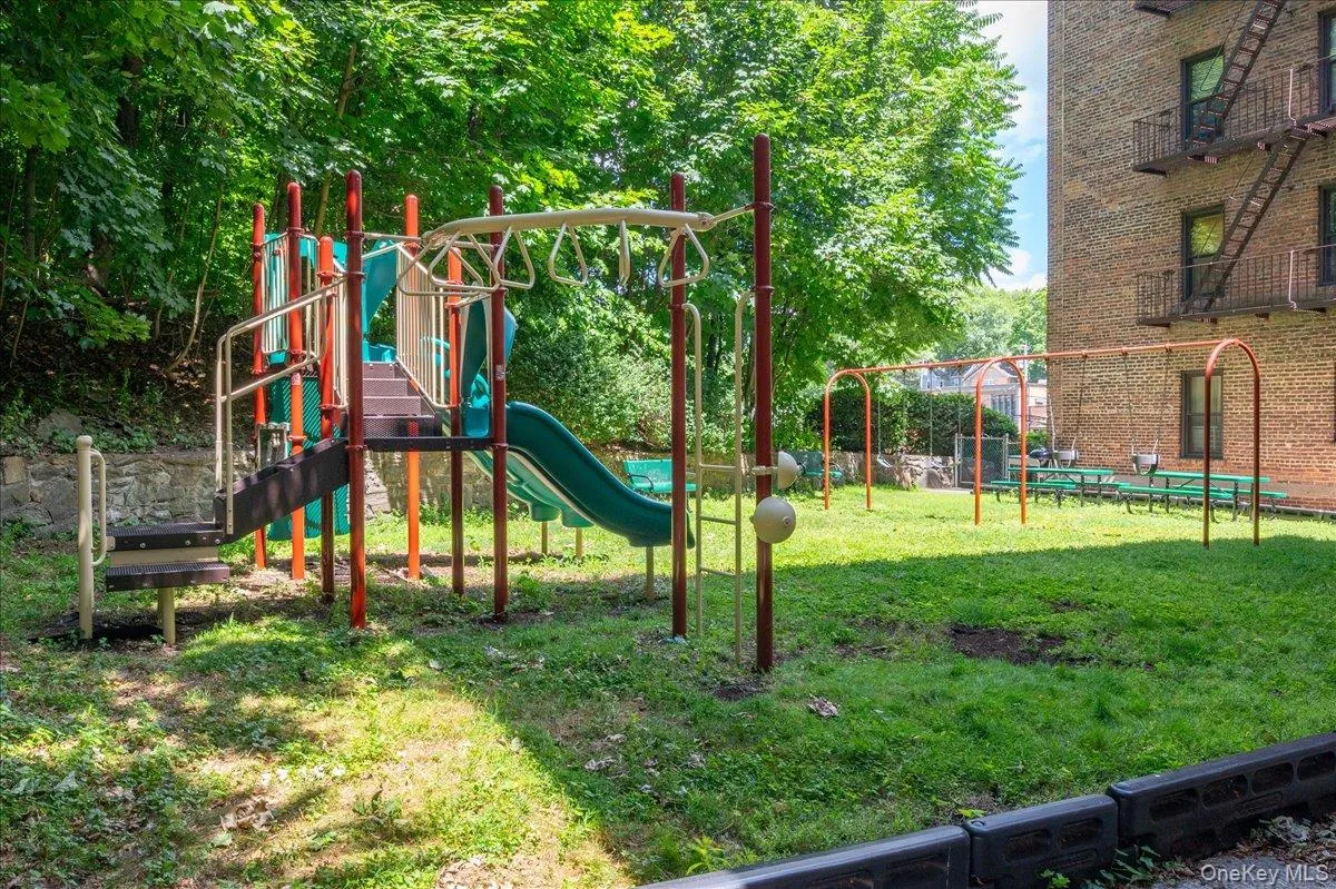 47 Central Avenue, Greenburgh, NY, 2 Bedrooms Bedrooms, 4 Rooms Rooms,1 BathroomBathrooms,Residential,For Rent,Central,0,966411 47 Central Avenue, Greenburgh, NY, 2 Bedrooms Bedrooms, 4 Rooms Rooms,1 BathroomBathrooms,Residential,For Rent,Central,0,966411