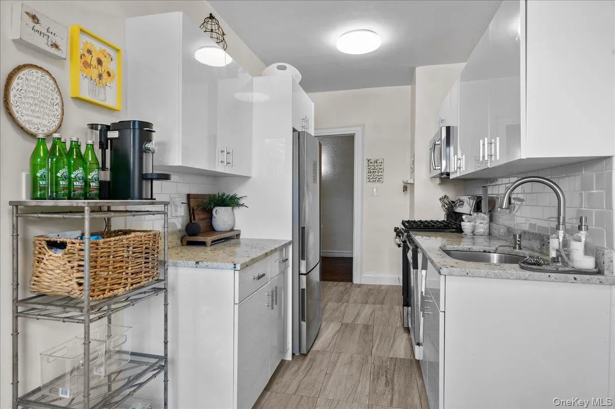 47 Central Avenue, Greenburgh, NY, 2 Bedrooms Bedrooms, 4 Rooms Rooms,1 BathroomBathrooms,Residential,For Rent,Central,0,966411 47 Central Avenue, Greenburgh, NY, 2 Bedrooms Bedrooms, 4 Rooms Rooms,1 BathroomBathrooms,Residential,For Rent,Central,0,966411