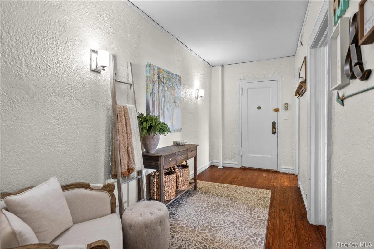 47 Central Avenue, Greenburgh, NY, 2 Bedrooms Bedrooms, 4 Rooms Rooms,1 BathroomBathrooms,Residential,For Rent,Central,0,966411 47 Central Avenue, Greenburgh, NY, 2 Bedrooms Bedrooms, 4 Rooms Rooms,1 BathroomBathrooms,Residential,For Rent,Central,0,966411