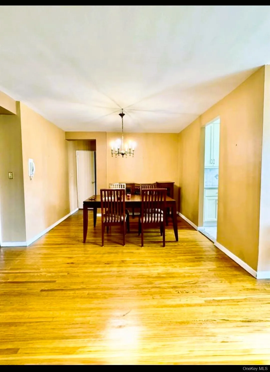 Separate dining area Separate dining area