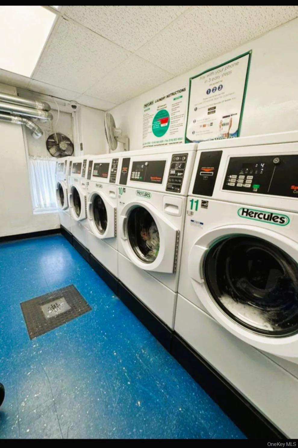 Laundry room in building Laundry room in building