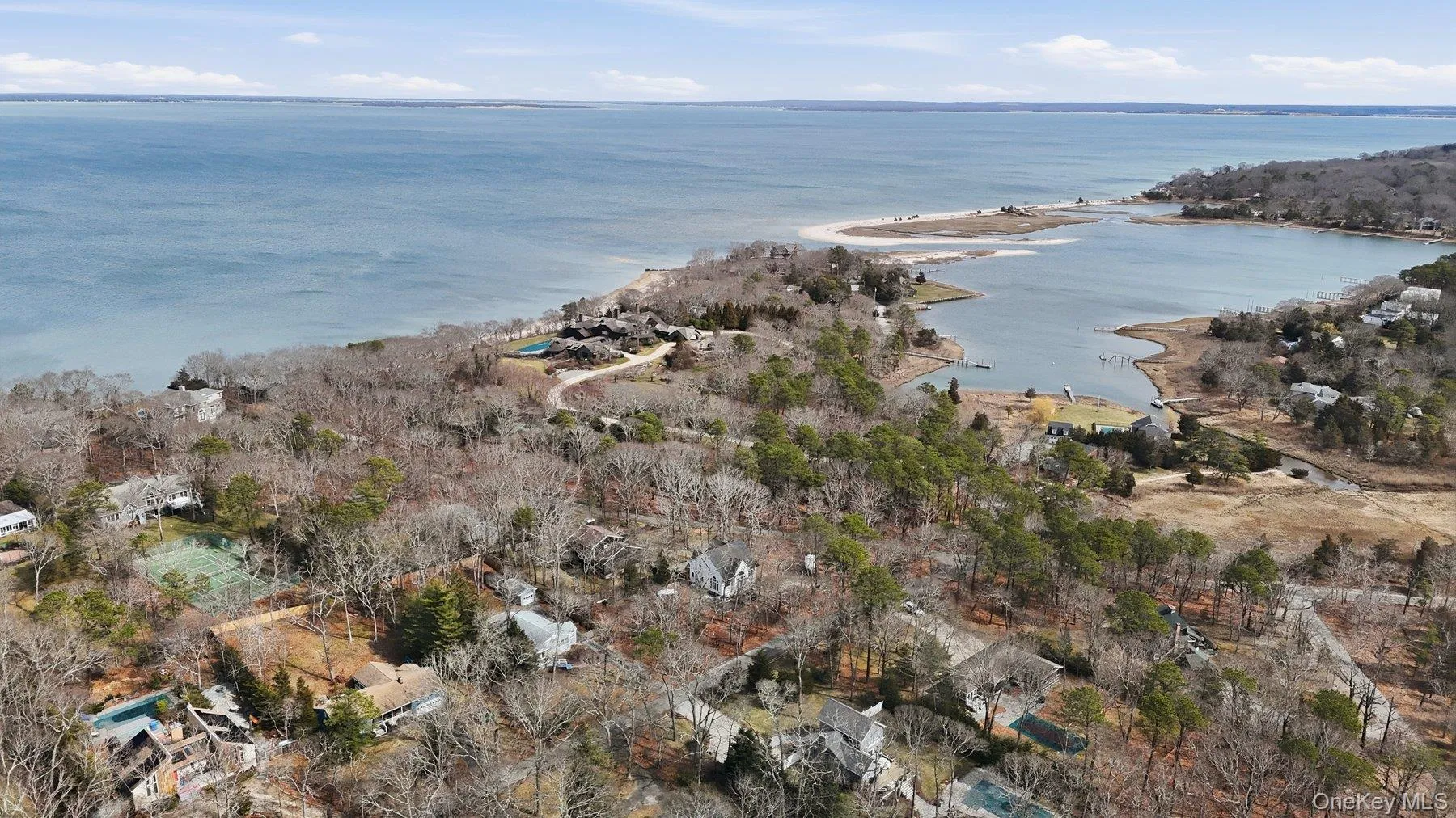 3 Robins Nest Lane, Southampton, New York 11946