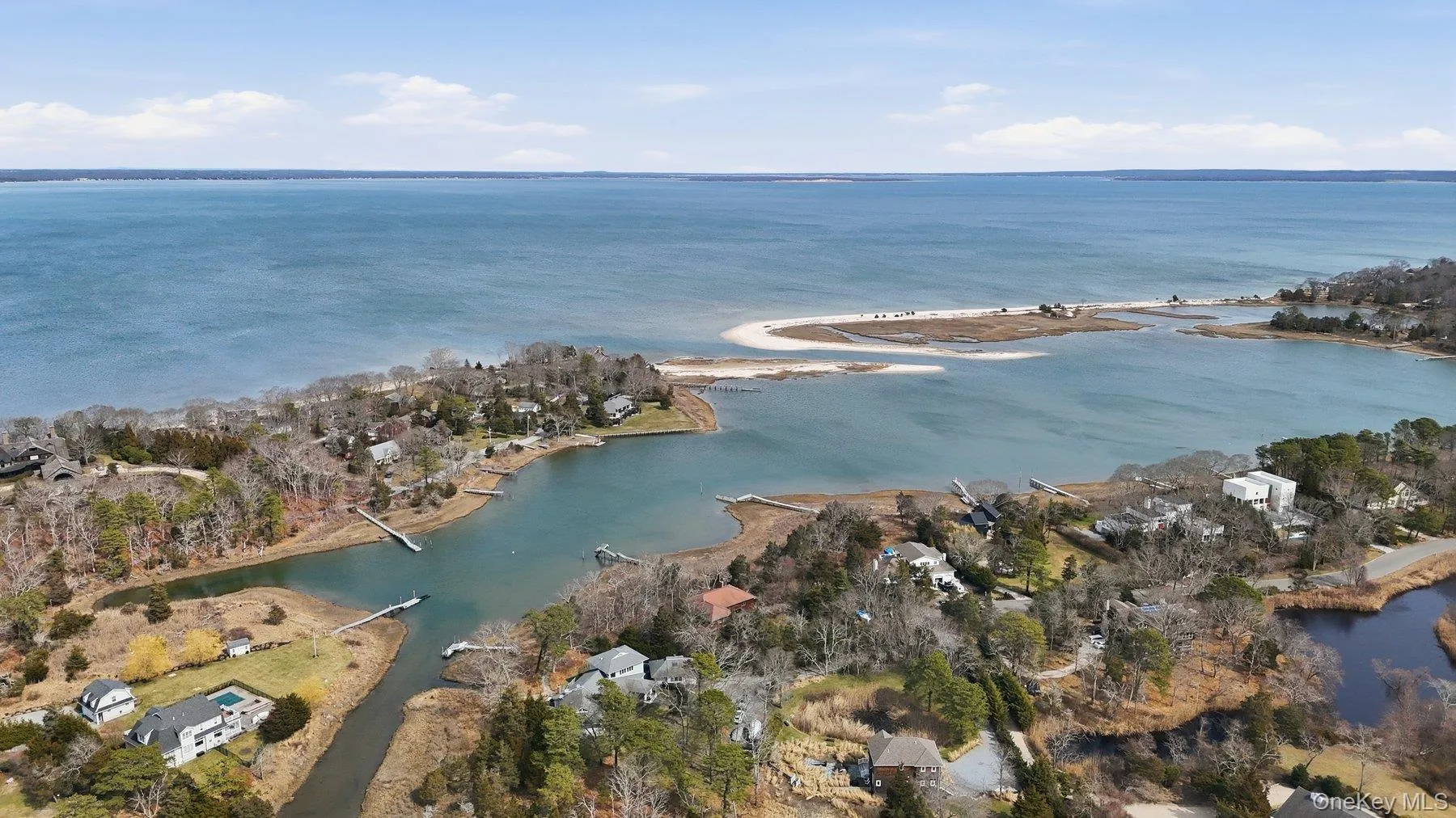 3 Robins Nest Lane, Southampton, New York 11946