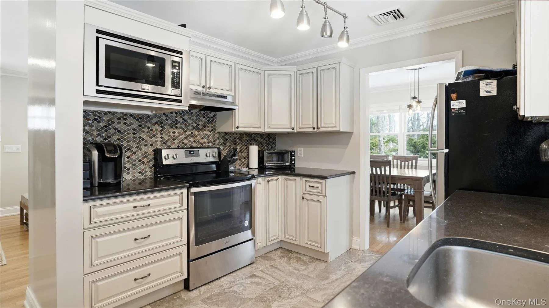 3 Robins Nest Lane, Southampton, New York 11946