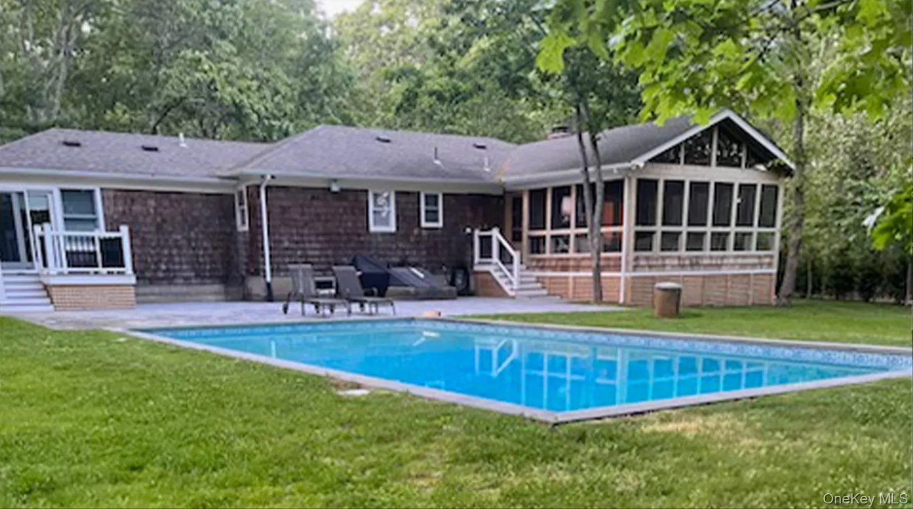 3 Robins Nest Lane, Southampton, New York 11946