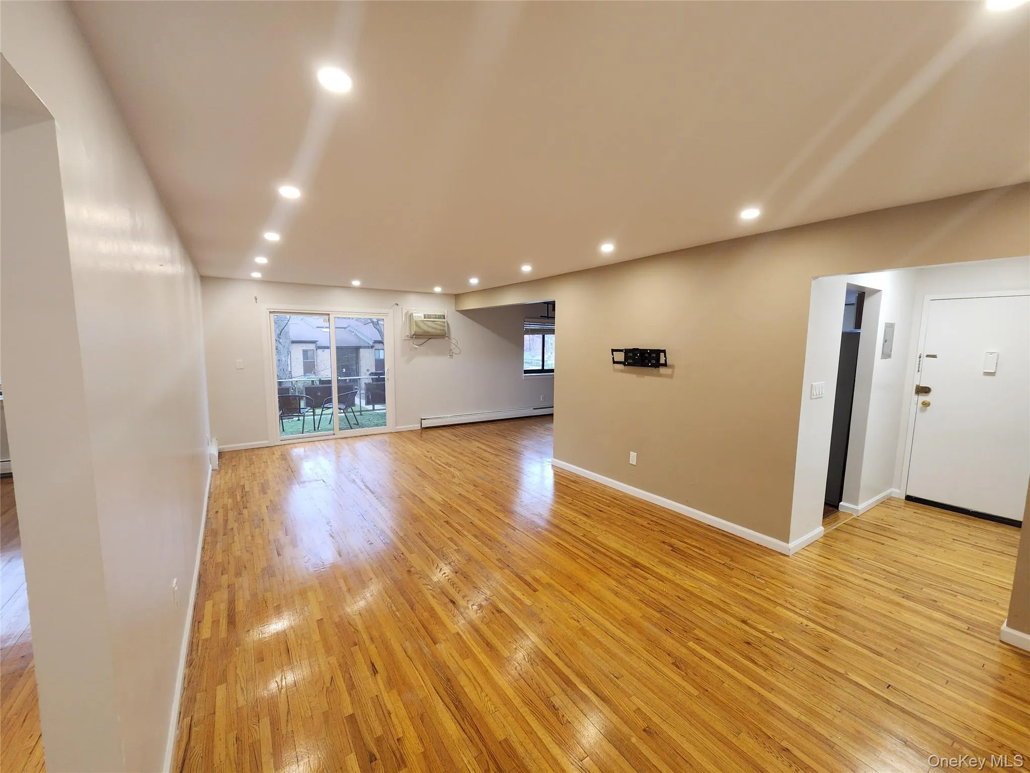 4 Charles Lane, Haverstraw, NY, 2 Bedrooms Bedrooms, 7 Rooms Rooms,2 BathroomsBathrooms,Residential Lease,For Rent,Charles,0,966438 4 Charles Lane, Haverstraw, NY, 2 Bedrooms Bedrooms, 7 Rooms Rooms,2 BathroomsBathrooms,Residential Lease,For Rent,Charles,0,966438