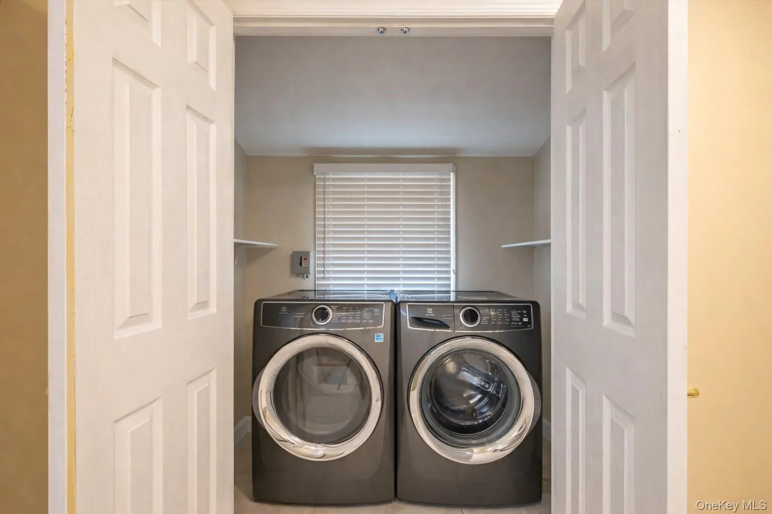 38 Arista Drive, Huntington, NY, 4 Bedrooms Bedrooms, 10 Rooms Rooms,2 BathroomsBathrooms,Residential,For Rent,Arista,0,966447 38 Arista Drive, Huntington, NY, 4 Bedrooms Bedrooms, 10 Rooms Rooms,2 BathroomsBathrooms,Residential,For Rent,Arista,0,966447