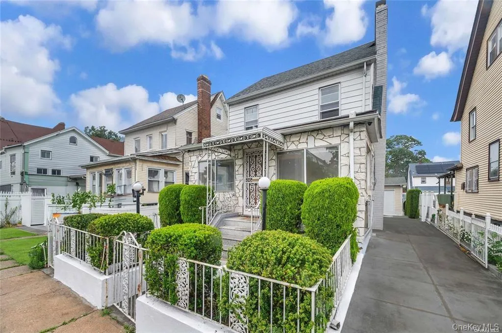 10921 215th Street, New York, NY, 3 Bedrooms Bedrooms, 5 Rooms Rooms,1 BathroomBathrooms,Residential Lease,For Rent,215th,0,966471 10921 215th Street, New York, NY, 3 Bedrooms Bedrooms, 5 Rooms Rooms,1 BathroomBathrooms,Residential Lease,For Rent,215th,0,966471