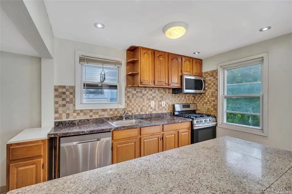 10921 215th Street, New York, NY, 3 Bedrooms Bedrooms, 5 Rooms Rooms,1 BathroomBathrooms,Residential Lease,For Rent,215th,0,966471 10921 215th Street, New York, NY, 3 Bedrooms Bedrooms, 5 Rooms Rooms,1 BathroomBathrooms,Residential Lease,For Rent,215th,0,966471