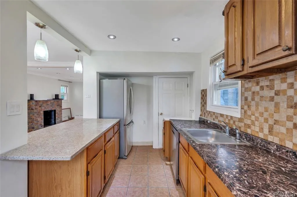 10921 215th Street, New York, NY, 3 Bedrooms Bedrooms, 5 Rooms Rooms,1 BathroomBathrooms,Residential Lease,For Rent,215th,0,966471 10921 215th Street, New York, NY, 3 Bedrooms Bedrooms, 5 Rooms Rooms,1 BathroomBathrooms,Residential Lease,For Rent,215th,0,966471