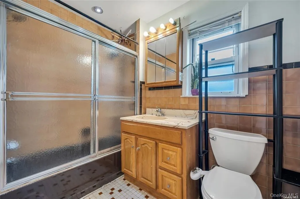 10921 215th Street, New York, NY, 3 Bedrooms Bedrooms, 5 Rooms Rooms,1 BathroomBathrooms,Residential Lease,For Rent,215th,0,966471 10921 215th Street, New York, NY, 3 Bedrooms Bedrooms, 5 Rooms Rooms,1 BathroomBathrooms,Residential Lease,For Rent,215th,0,966471