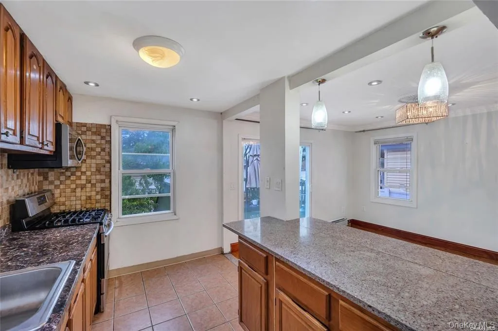 10921 215th Street, New York, NY, 3 Bedrooms Bedrooms, 5 Rooms Rooms,1 BathroomBathrooms,Residential Lease,For Rent,215th,0,966471 10921 215th Street, New York, NY, 3 Bedrooms Bedrooms, 5 Rooms Rooms,1 BathroomBathrooms,Residential Lease,For Rent,215th,0,966471