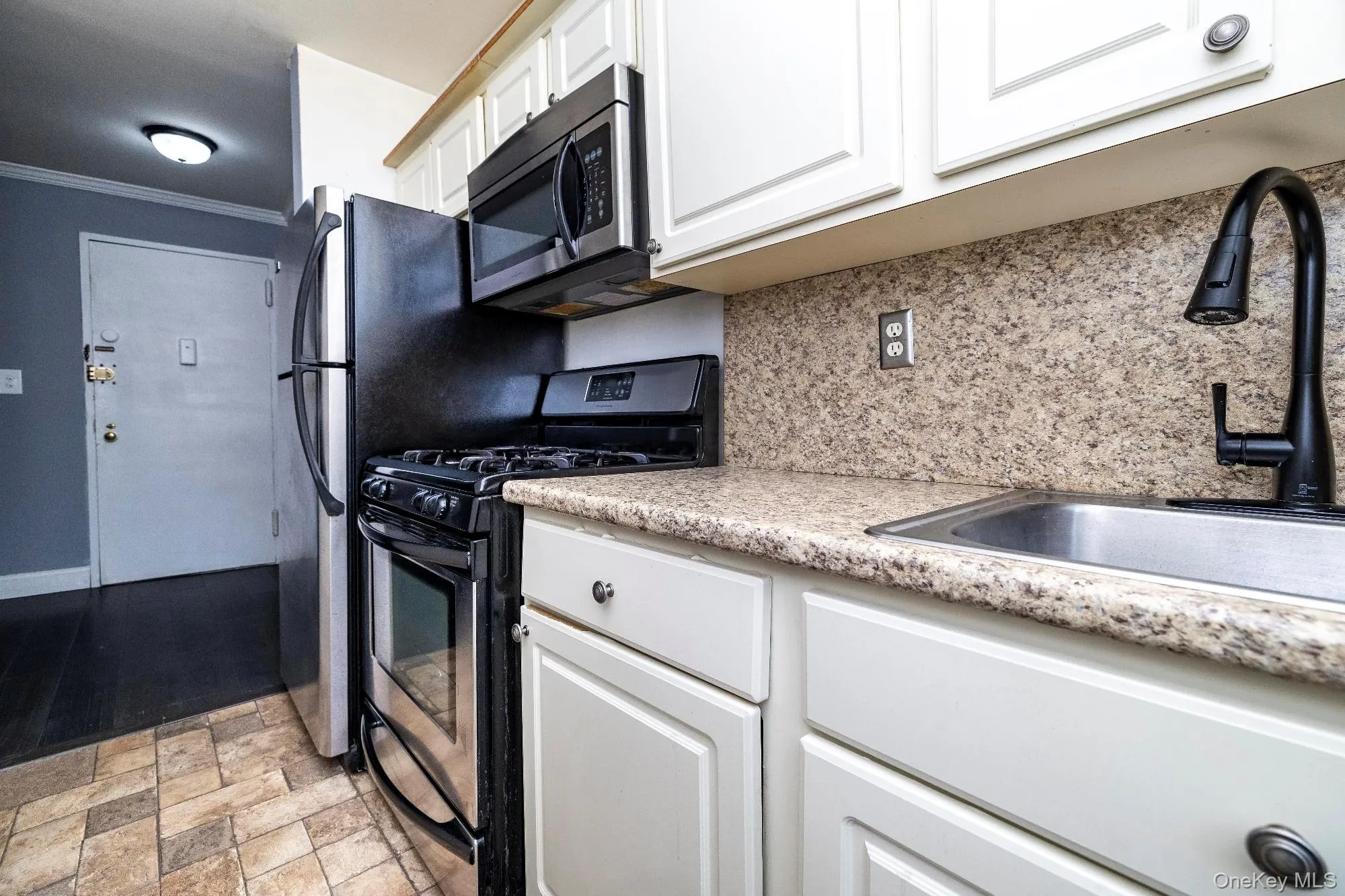 Kitchen, North view Kitchen, North view
