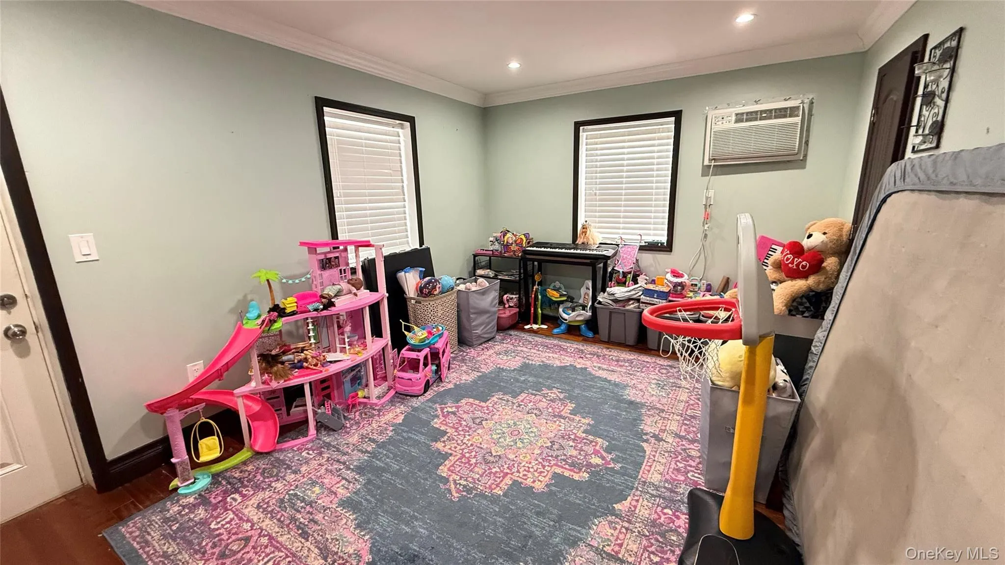 19018 Woodhull Avenue, New York, NY, 3 Bedrooms Bedrooms, 8 Rooms Rooms,2 BathroomsBathrooms,Residential Lease,For Rent,Woodhull,0,966512 19018 Woodhull Avenue, New York, NY, 3 Bedrooms Bedrooms, 8 Rooms Rooms,2 BathroomsBathrooms,Residential Lease,For Rent,Woodhull,0,966512