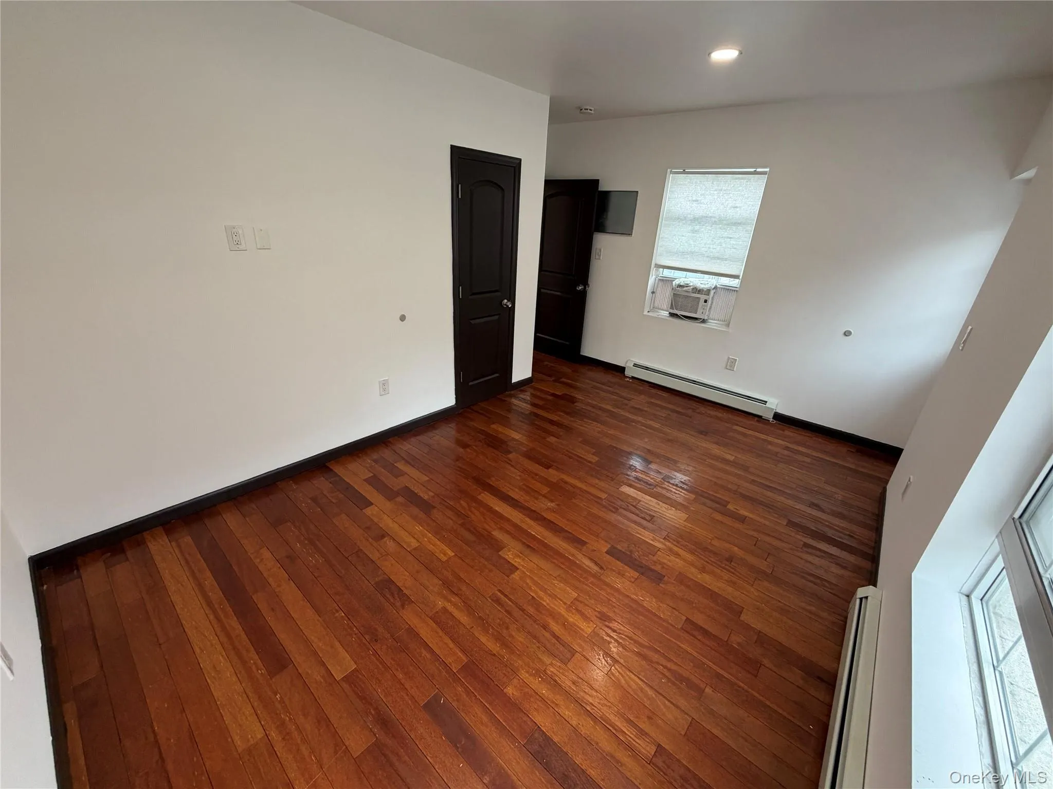 19018 Woodhull Avenue, New York, NY, 3 Bedrooms Bedrooms, 8 Rooms Rooms,2 BathroomsBathrooms,Residential Lease,For Rent,Woodhull,0,966512 19018 Woodhull Avenue, New York, NY, 3 Bedrooms Bedrooms, 8 Rooms Rooms,2 BathroomsBathrooms,Residential Lease,For Rent,Woodhull,0,966512