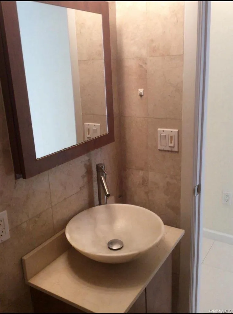 4 Chelsea Place, North Hempstead, NY, 2 Bedrooms Bedrooms, 5 Rooms Rooms,2 BathroomsBathrooms,Residential Lease,For Rent,Chelsea,0,966514 4 Chelsea Place, North Hempstead, NY, 2 Bedrooms Bedrooms, 5 Rooms Rooms,2 BathroomsBathrooms,Residential Lease,For Rent,Chelsea,0,966514