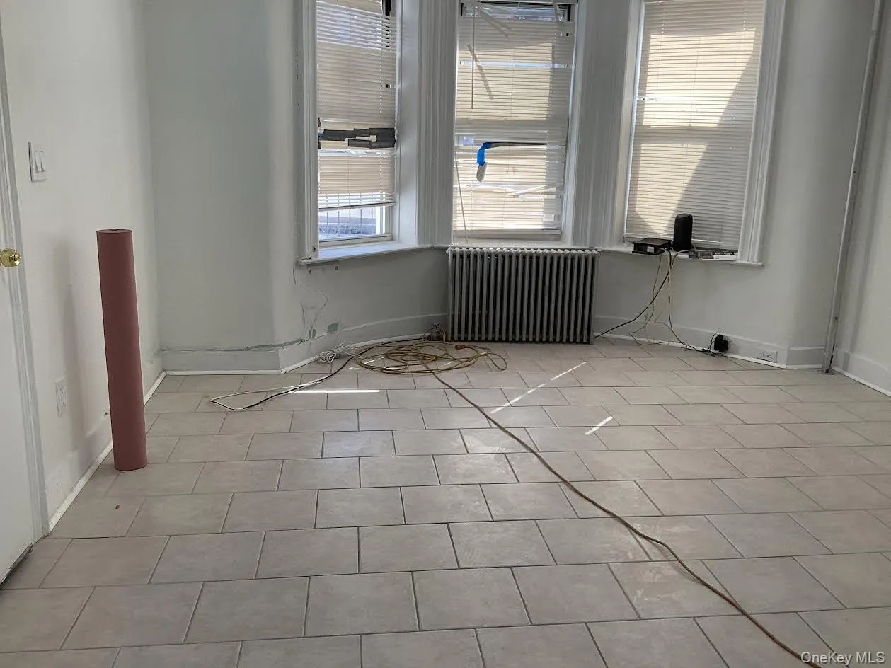 6071 70th Avenue, New York, NY, 3 Bedrooms Bedrooms, 6 Rooms Rooms,1 BathroomBathrooms,Residential Lease,For Rent,70th,0,966524 6071 70th Avenue, New York, NY, 3 Bedrooms Bedrooms, 6 Rooms Rooms,1 BathroomBathrooms,Residential Lease,For Rent,70th,0,966524