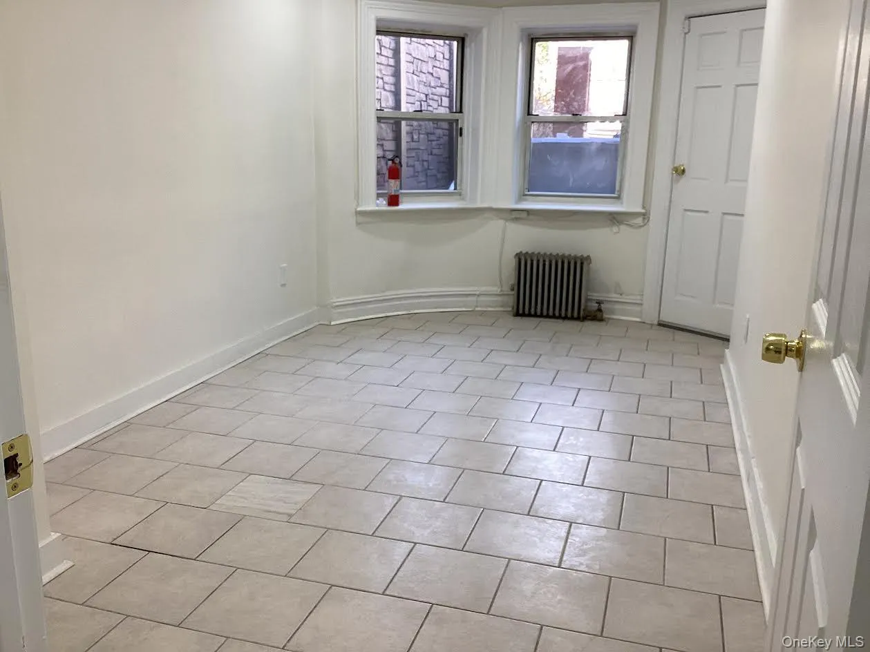 6071 70th Avenue, New York, NY, 3 Bedrooms Bedrooms, 6 Rooms Rooms,1 BathroomBathrooms,Residential Lease,For Rent,70th,0,966524 6071 70th Avenue, New York, NY, 3 Bedrooms Bedrooms, 6 Rooms Rooms,1 BathroomBathrooms,Residential Lease,For Rent,70th,0,966524