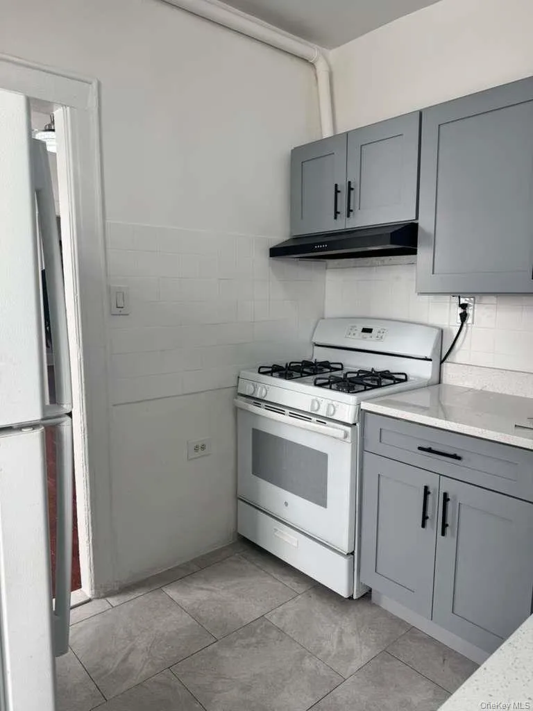 8854 75th Street, New York, NY, 3 Bedrooms Bedrooms, 5 Rooms Rooms,1 BathroomBathrooms,Residential Lease,For Rent,75th,0,966527 8854 75th Street, New York, NY, 3 Bedrooms Bedrooms, 5 Rooms Rooms,1 BathroomBathrooms,Residential Lease,For Rent,75th,0,966527
