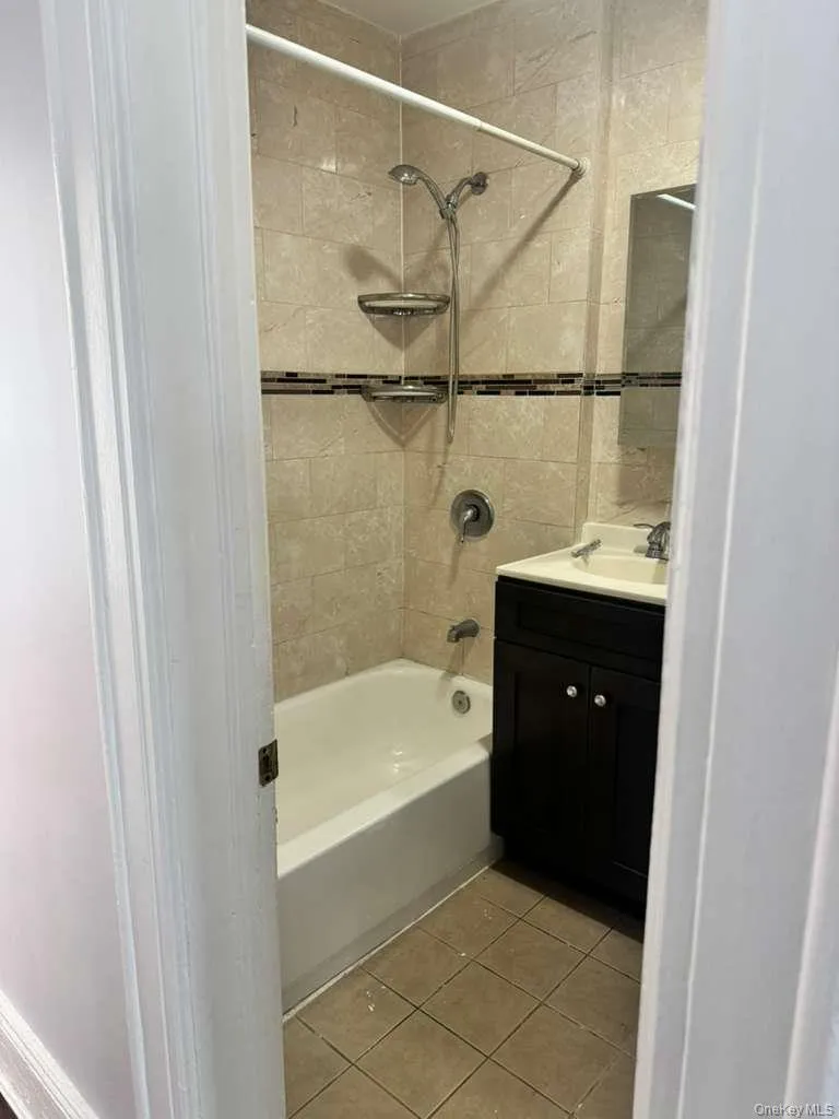 8854 75th Street, New York, NY, 3 Bedrooms Bedrooms, 5 Rooms Rooms,1 BathroomBathrooms,Residential Lease,For Rent,75th,0,966527 8854 75th Street, New York, NY, 3 Bedrooms Bedrooms, 5 Rooms Rooms,1 BathroomBathrooms,Residential Lease,For Rent,75th,0,966527
