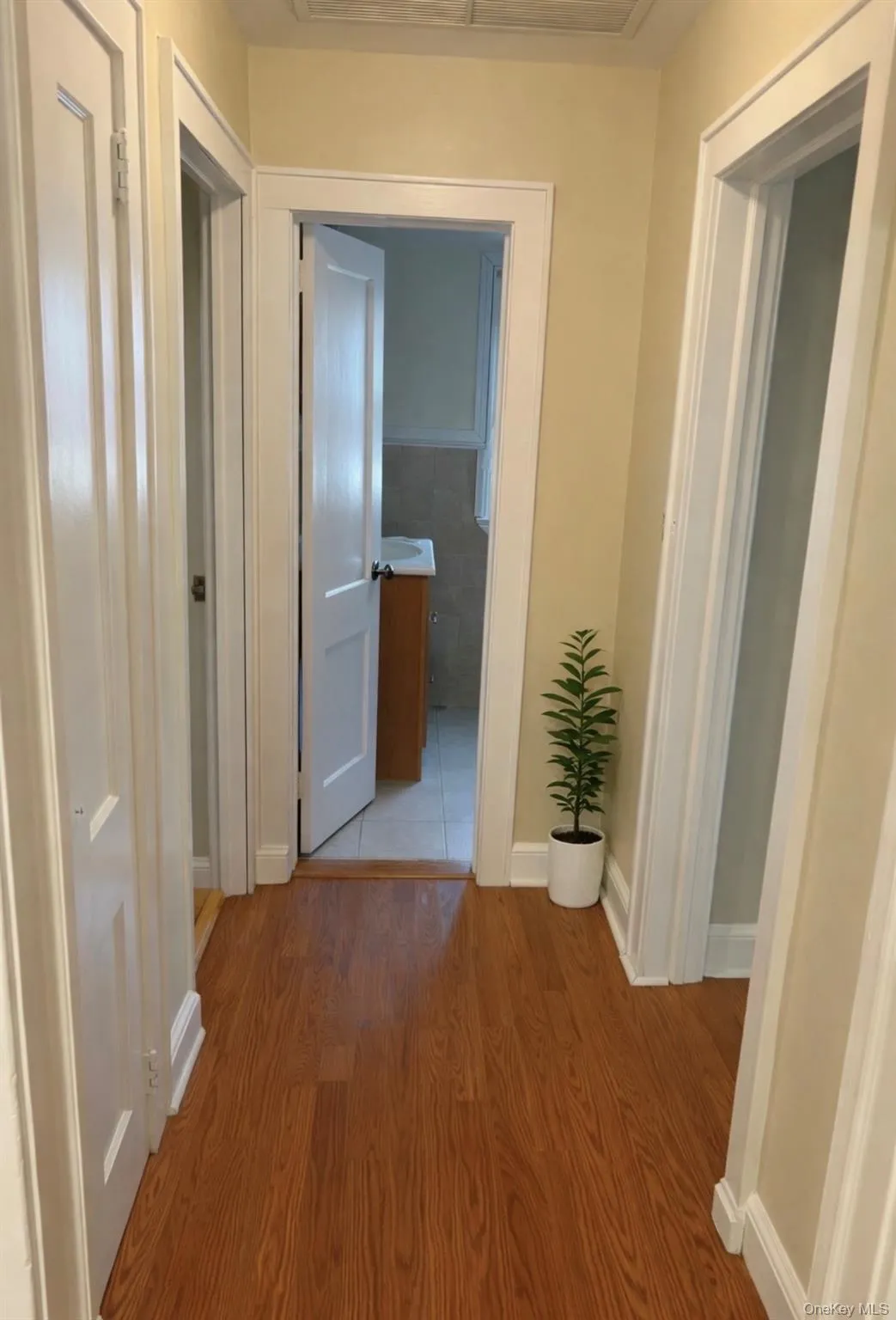 205A Travis Street, Babylon, NY, 2 Bedrooms Bedrooms, 6 Rooms Rooms,1 BathroomBathrooms,Residential Lease,For Rent,Travis,0,966540 205A Travis Street, Babylon, NY, 2 Bedrooms Bedrooms, 6 Rooms Rooms,1 BathroomBathrooms,Residential Lease,For Rent,Travis,0,966540