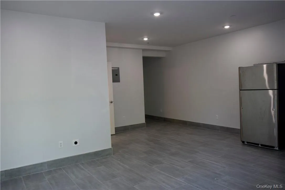 2115 Burr Avenue, New York, NY, ,Commercial Lease,For Rent,Burr,0,966541 2115 Burr Avenue, New York, NY, ,Commercial Lease,For Rent,Burr,0,966541