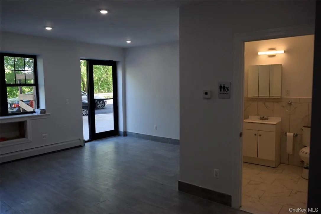 2115 Burr Avenue, New York, NY, ,Commercial Lease,For Rent,Burr,0,966541 2115 Burr Avenue, New York, NY, ,Commercial Lease,For Rent,Burr,0,966541