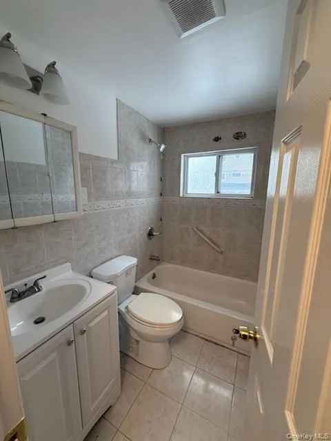 161 Glen Cove Avenue, Oyster Bay, NY, 3 Bedrooms Bedrooms, 8 Rooms Rooms,2 BathroomsBathrooms,Residential Lease,For Rent,Glen Cove,0,966546 161 Glen Cove Avenue, Oyster Bay, NY, 3 Bedrooms Bedrooms, 8 Rooms Rooms,2 BathroomsBathrooms,Residential Lease,For Rent,Glen Cove,0,966546