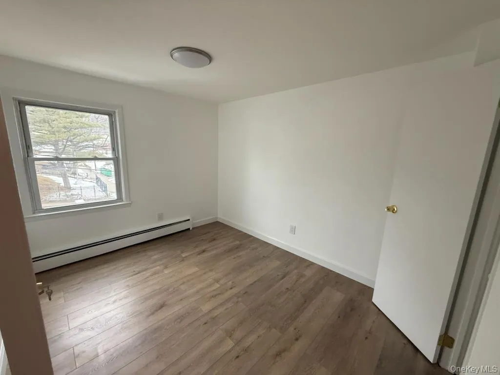 161 Glen Cove Avenue, Oyster Bay, NY, 3 Bedrooms Bedrooms, 8 Rooms Rooms,2 BathroomsBathrooms,Residential Lease,For Rent,Glen Cove,0,966546 161 Glen Cove Avenue, Oyster Bay, NY, 3 Bedrooms Bedrooms, 8 Rooms Rooms,2 BathroomsBathrooms,Residential Lease,For Rent,Glen Cove,0,966546