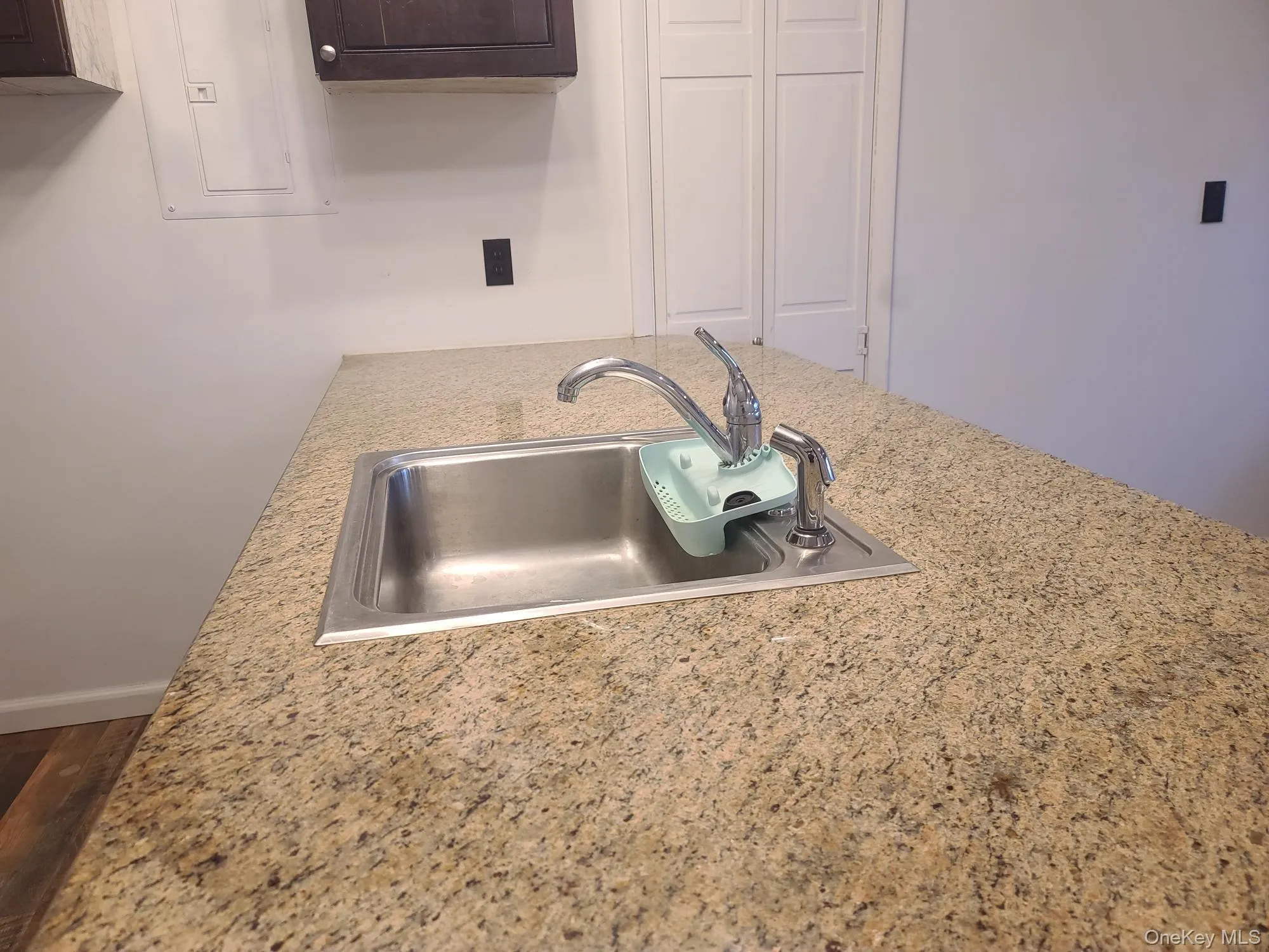 1547 Route 9, Clermont, NY, 1 Room Rooms,1 BathroomBathrooms,Residential Lease,For Rent,Route 9,0,966549 1547 Route 9, Clermont, NY, 1 Room Rooms,1 BathroomBathrooms,Residential Lease,For Rent,Route 9,0,966549