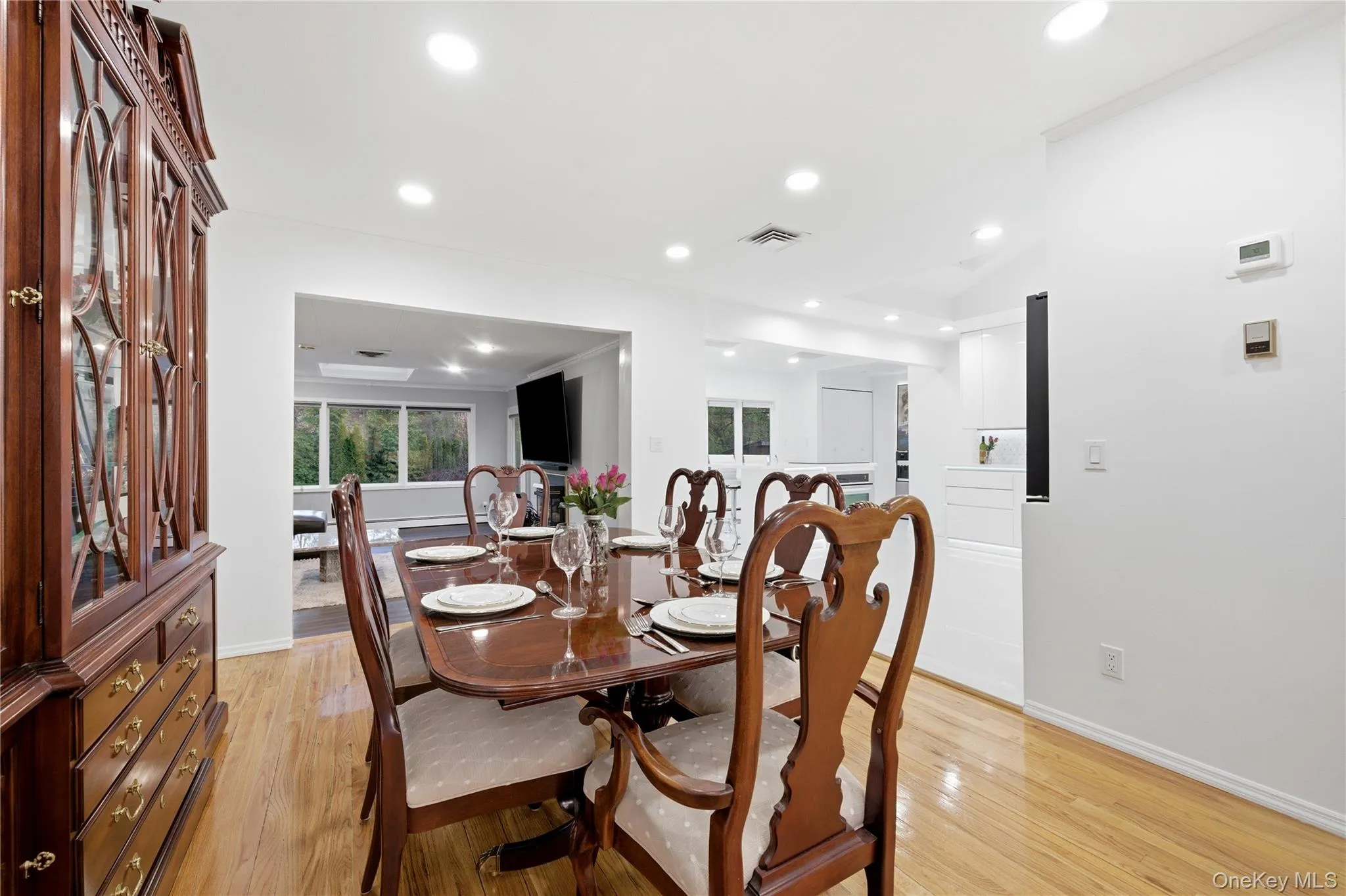 49 Canterbury Road, Oyster Bay, NY, 3 Bedrooms Bedrooms, 8 Rooms Rooms,2 BathroomsBathrooms,Residential,For Rent,Canterbury,0,966567 49 Canterbury Road, Oyster Bay, NY, 3 Bedrooms Bedrooms, 8 Rooms Rooms,2 BathroomsBathrooms,Residential,For Rent,Canterbury,0,966567