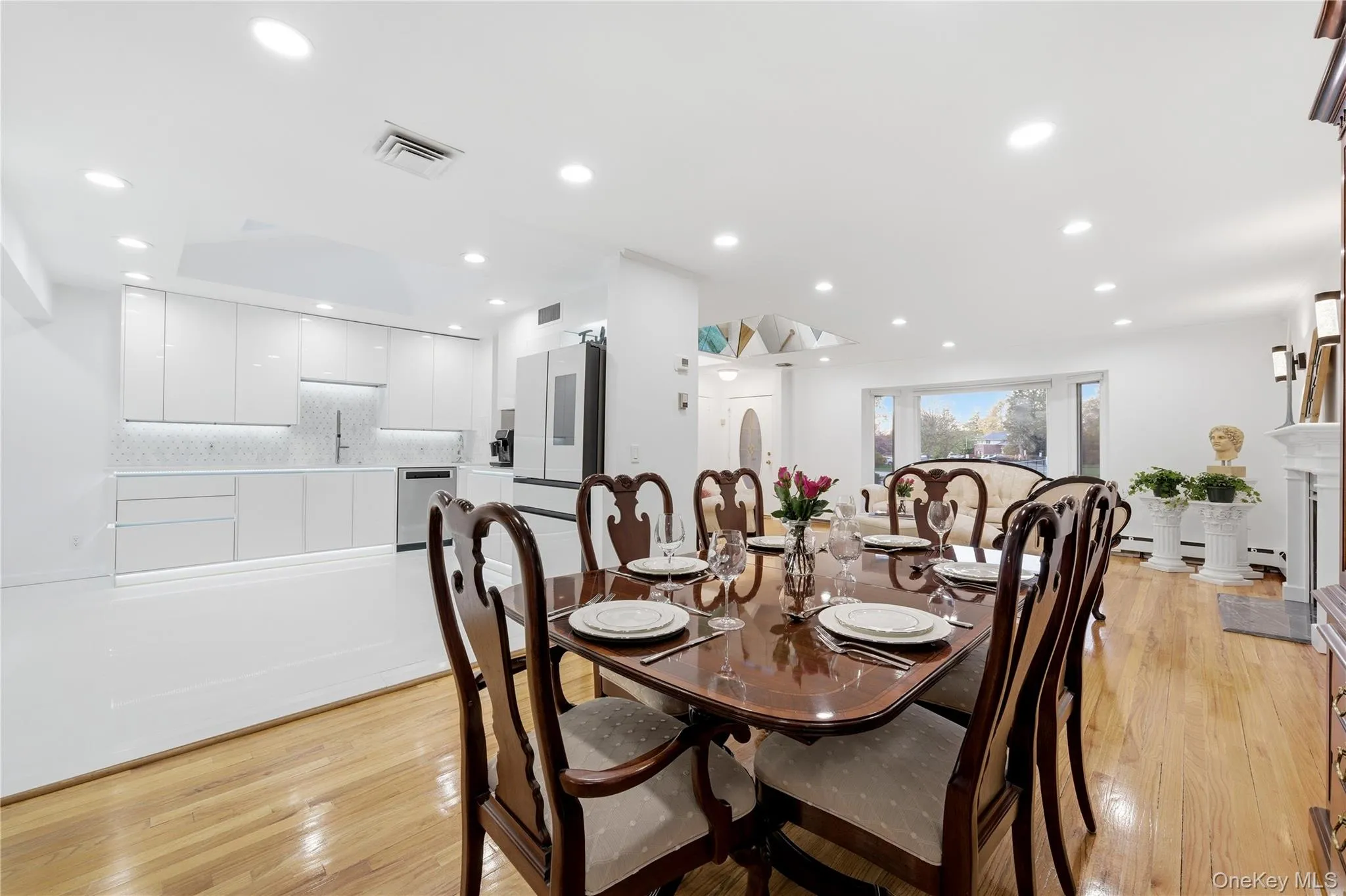 49 Canterbury Road, Oyster Bay, NY, 3 Bedrooms Bedrooms, 8 Rooms Rooms,2 BathroomsBathrooms,Residential,For Rent,Canterbury,0,966567 49 Canterbury Road, Oyster Bay, NY, 3 Bedrooms Bedrooms, 8 Rooms Rooms,2 BathroomsBathrooms,Residential,For Rent,Canterbury,0,966567