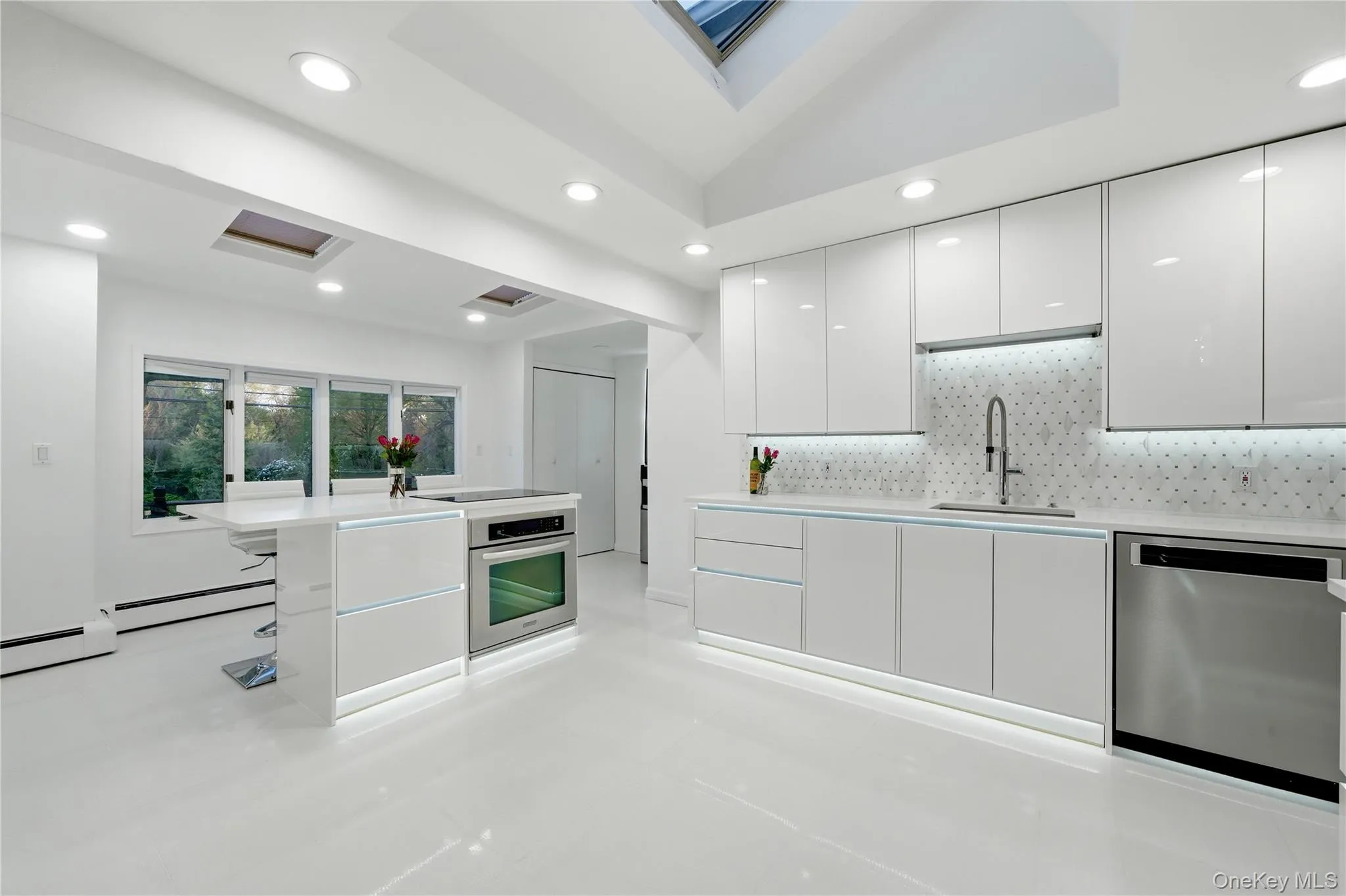 49 Canterbury Road, Oyster Bay, NY, 3 Bedrooms Bedrooms, 8 Rooms Rooms,2 BathroomsBathrooms,Residential,For Rent,Canterbury,0,966567 49 Canterbury Road, Oyster Bay, NY, 3 Bedrooms Bedrooms, 8 Rooms Rooms,2 BathroomsBathrooms,Residential,For Rent,Canterbury,0,966567