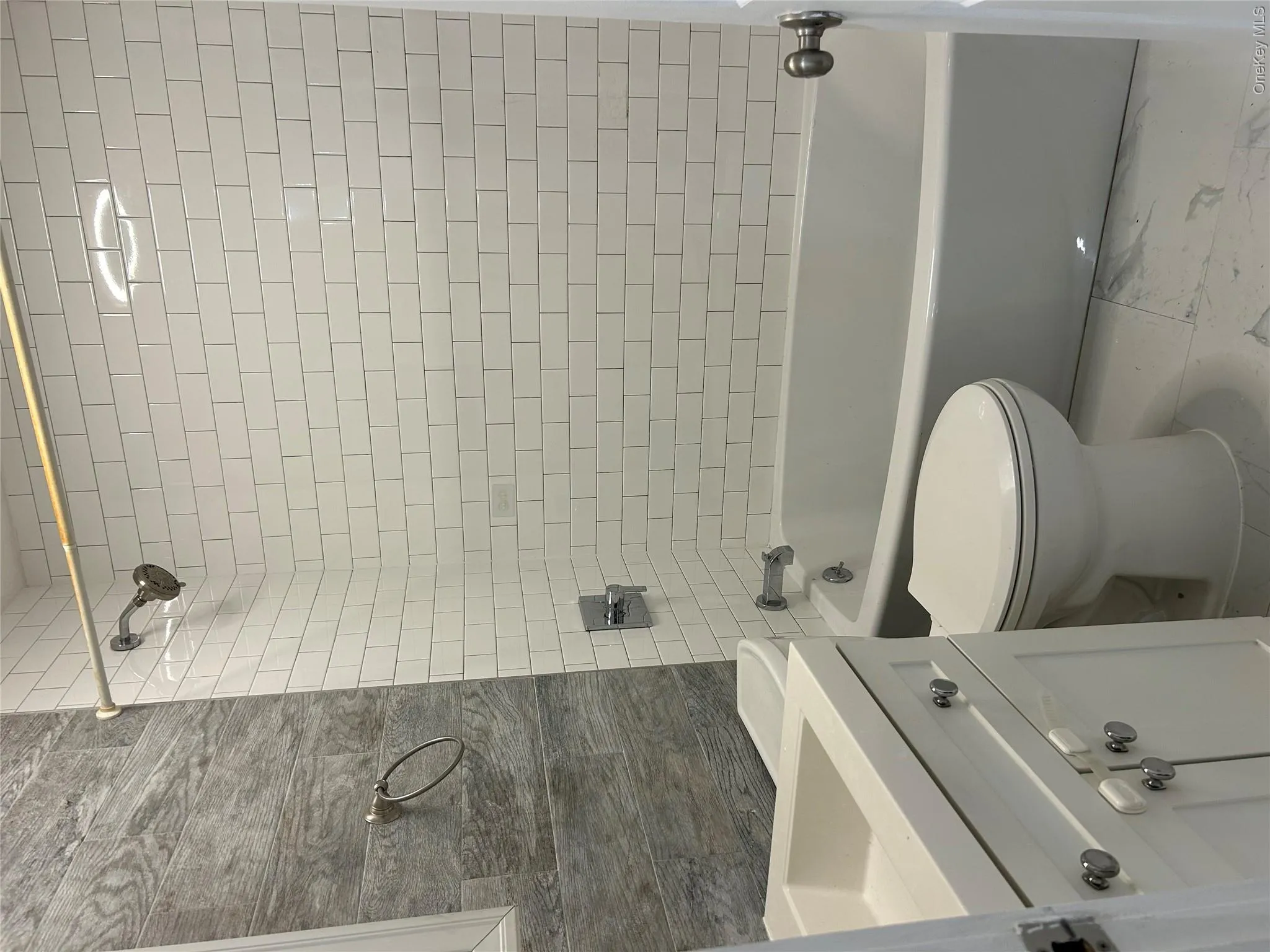 139-11 87th Drive, New York, NY, 3 Bedrooms Bedrooms, 6 Rooms Rooms,1 BathroomBathrooms,Residential Lease,For Rent,87th,0,966587 139-11 87th Drive, New York, NY, 3 Bedrooms Bedrooms, 6 Rooms Rooms,1 BathroomBathrooms,Residential Lease,For Rent,87th,0,966587