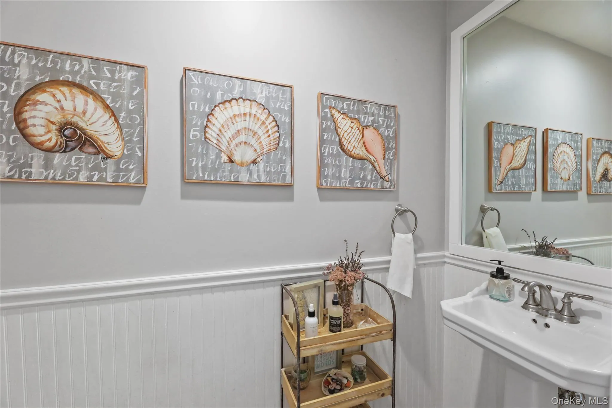 17 Jennifer Path, Southampton, New York 11978