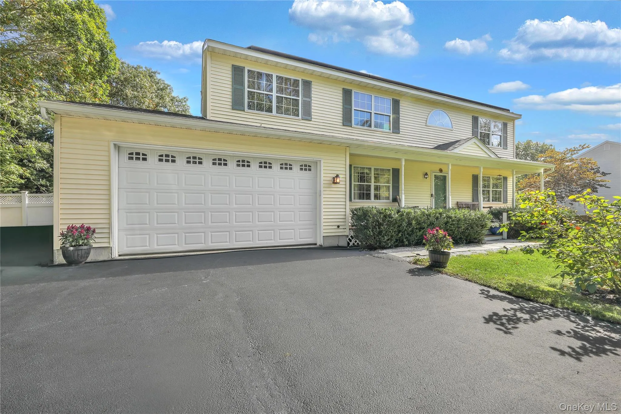 17 Jennifer Path, Southampton, New York 11978